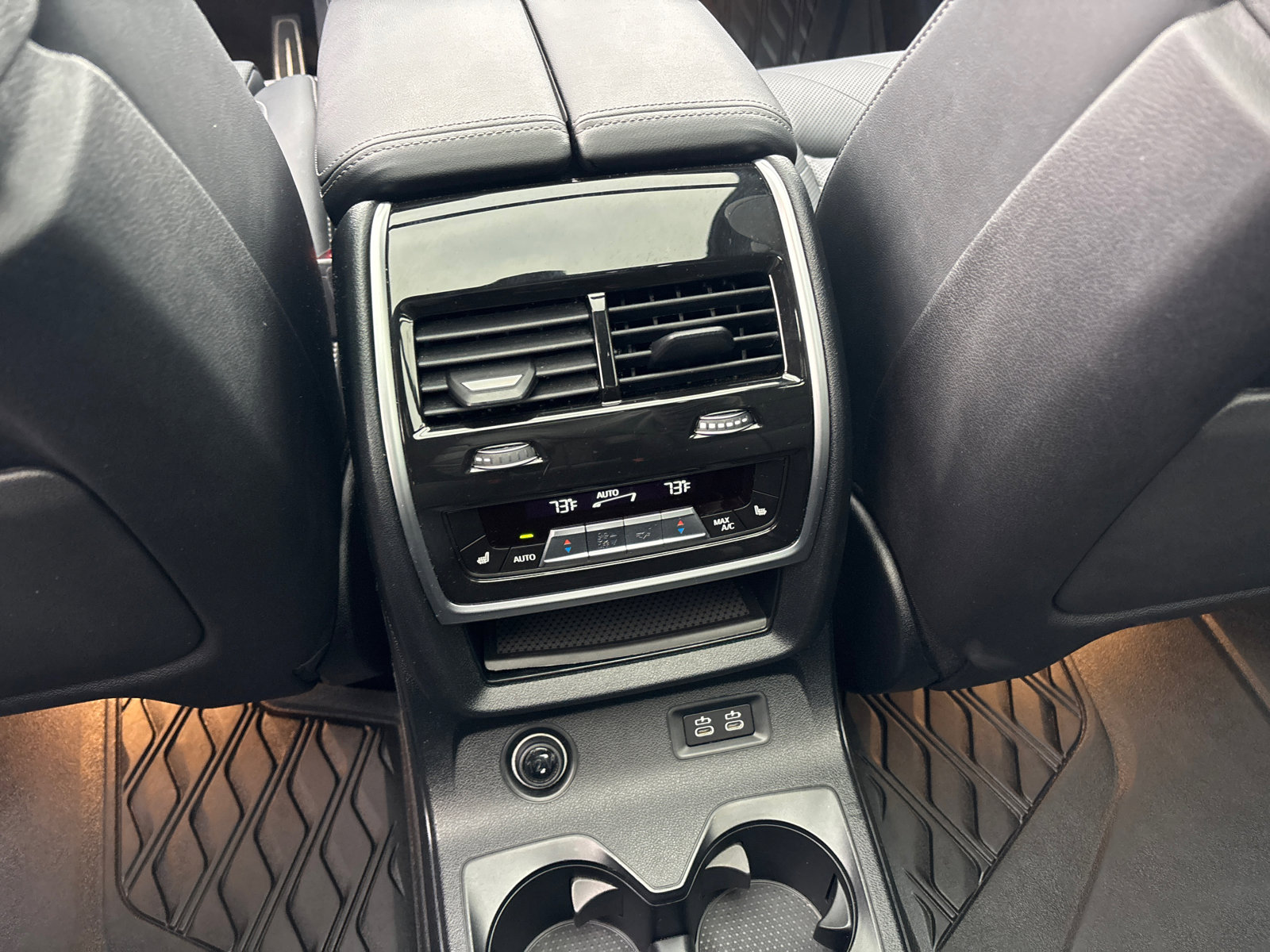 Used 2023 BMW X7 xDrive40i w/ M Sport Package image 32