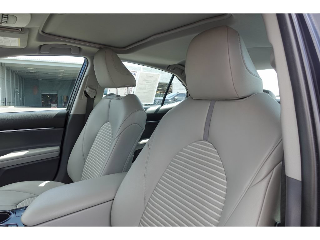 Used 2018 Toyota Camry SE w/ Audio Package FWD image 9