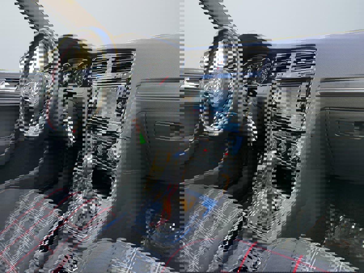 Used 2018 Volkswagen GTI S image 15