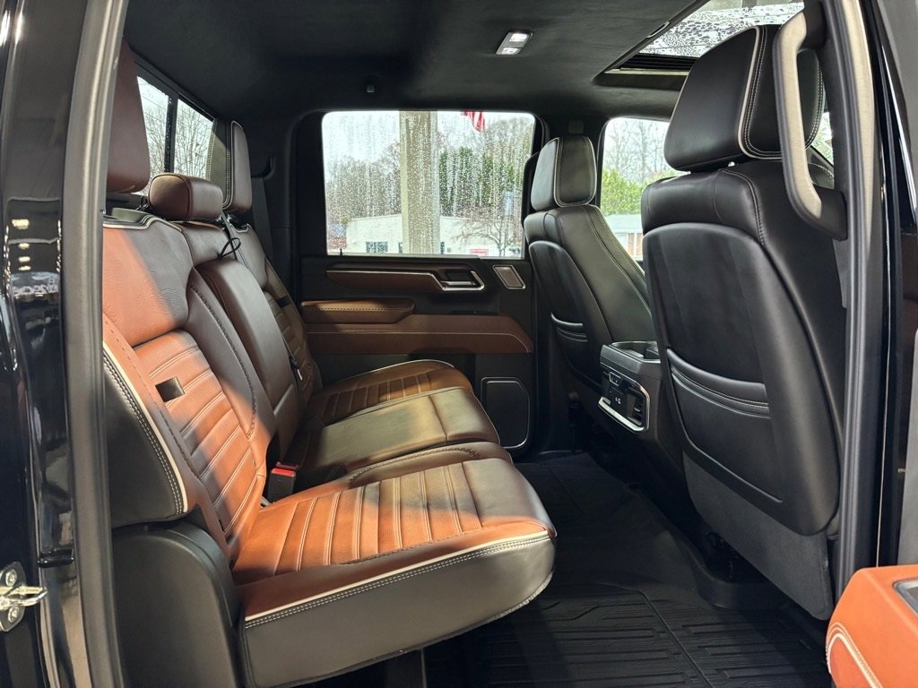Used 2024 GMC Sierra 3500 Denali Ultimate image 13