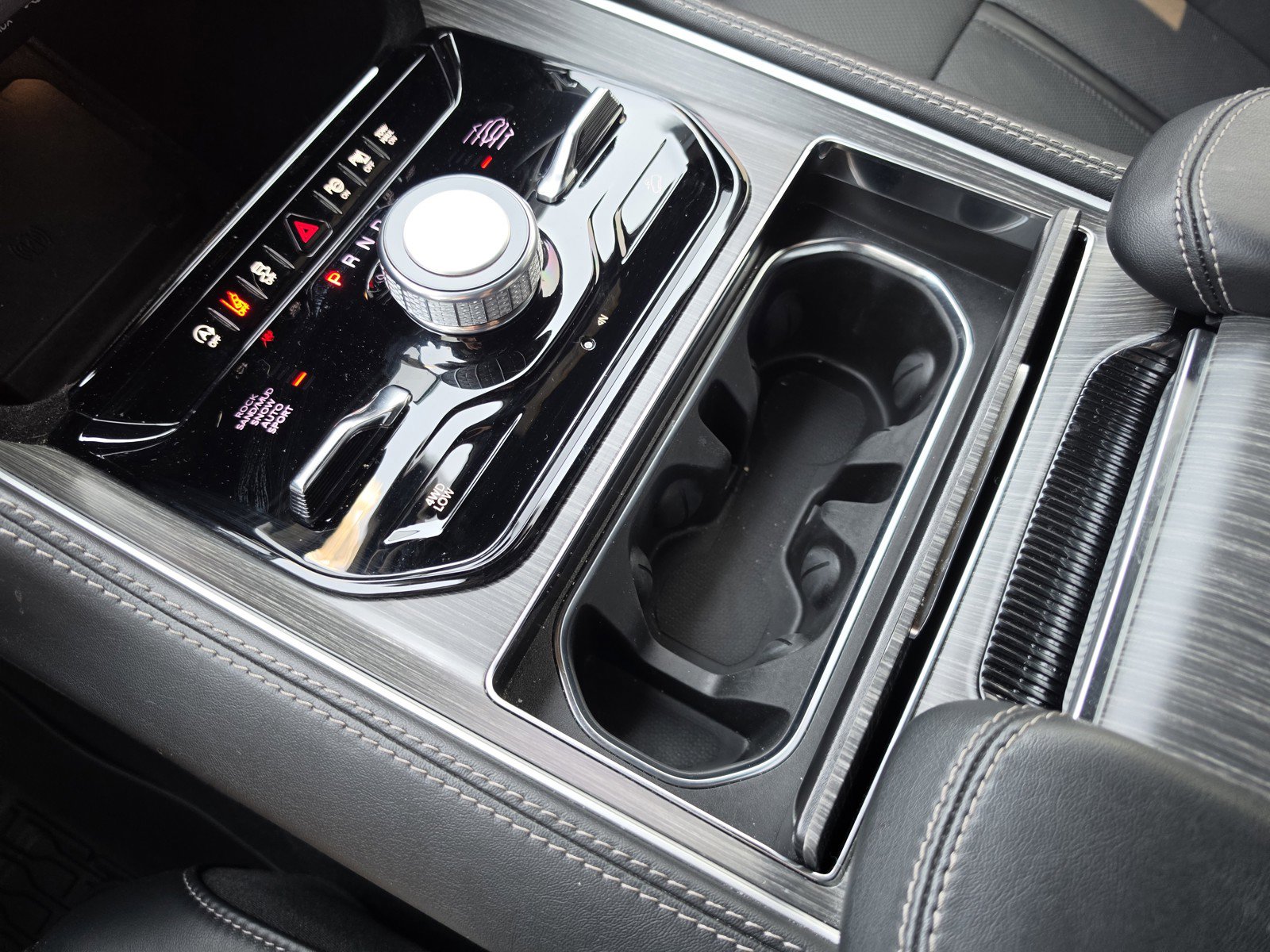 Used 2024 Jeep Wagoneer Series III w/ Convenience Group I image 30