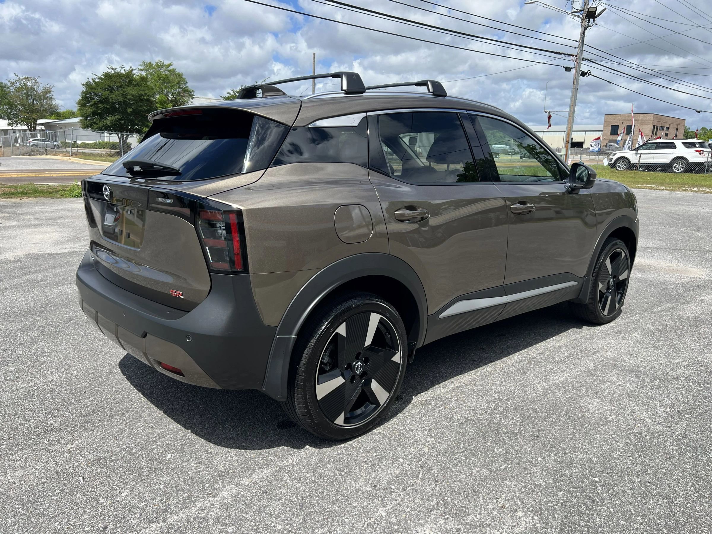 Used 2025 Nissan Kicks SR w/ Illumination Package image 6