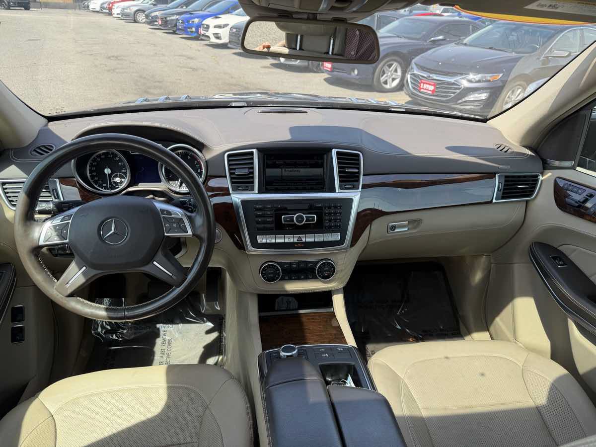Used 2016 Mercedes-Benz GL 550 4MATIC image 12