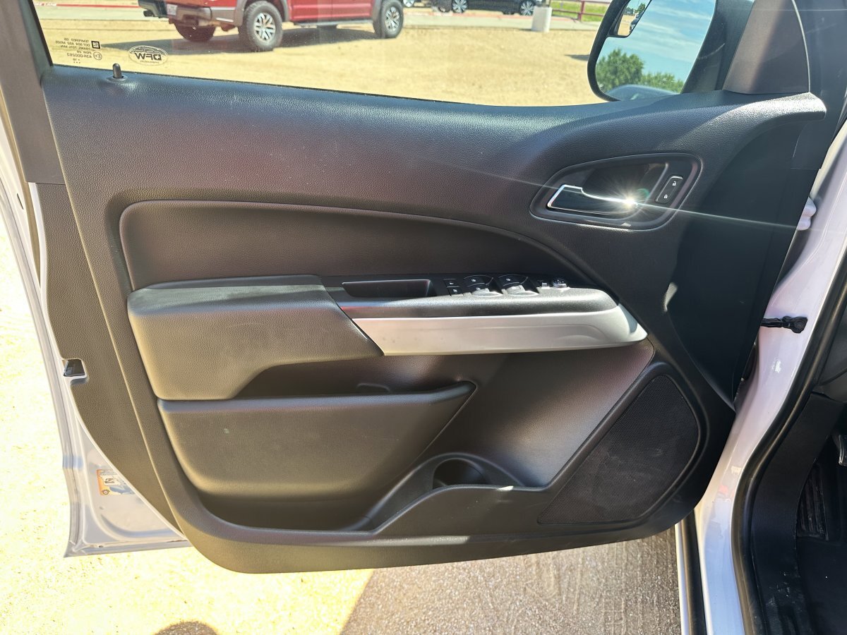 Used 2019 Chevrolet Colorado LT w/ LT Convenience Package AWD/4WD image 17