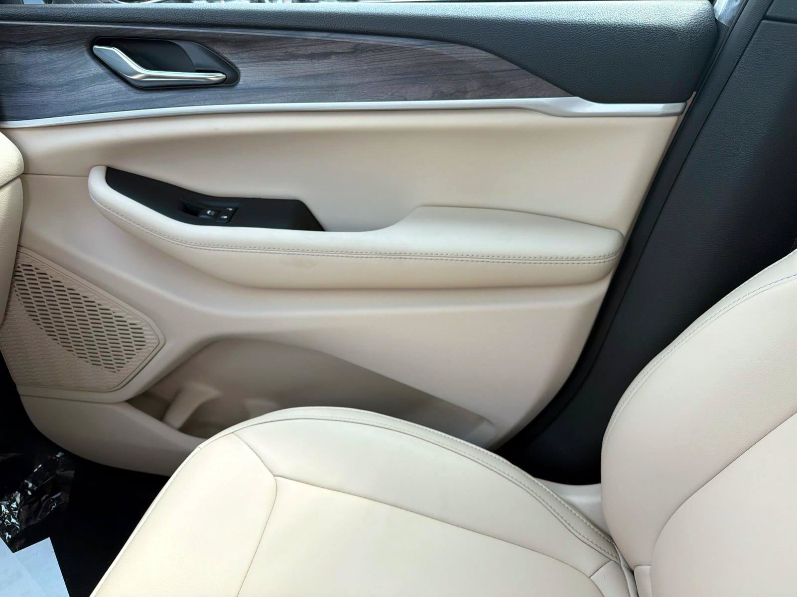 New 2026 Jeep Grand Cherokee Limited AWD/4WD image 17