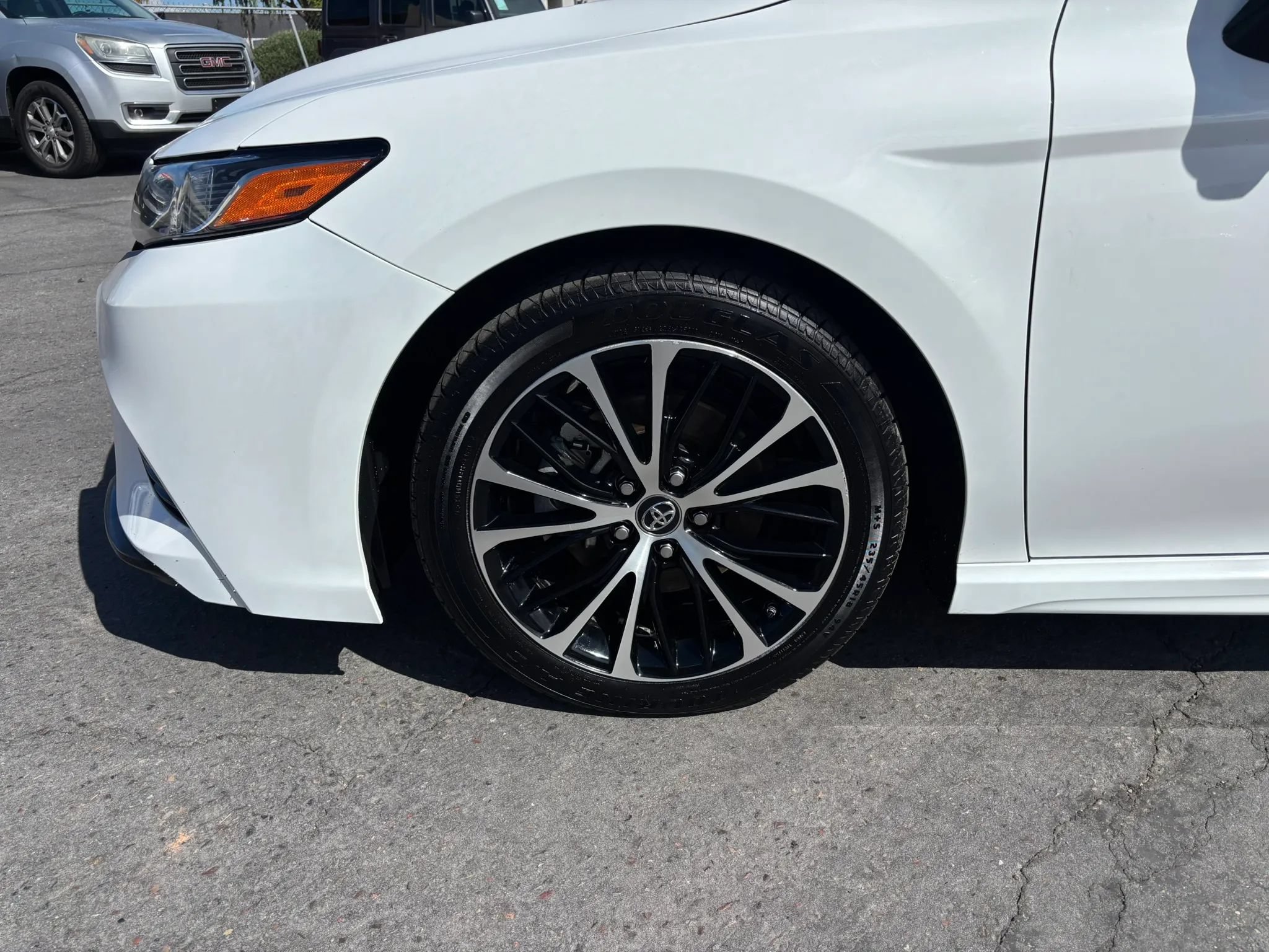 Used 2018 Toyota Camry SE FWD image 9