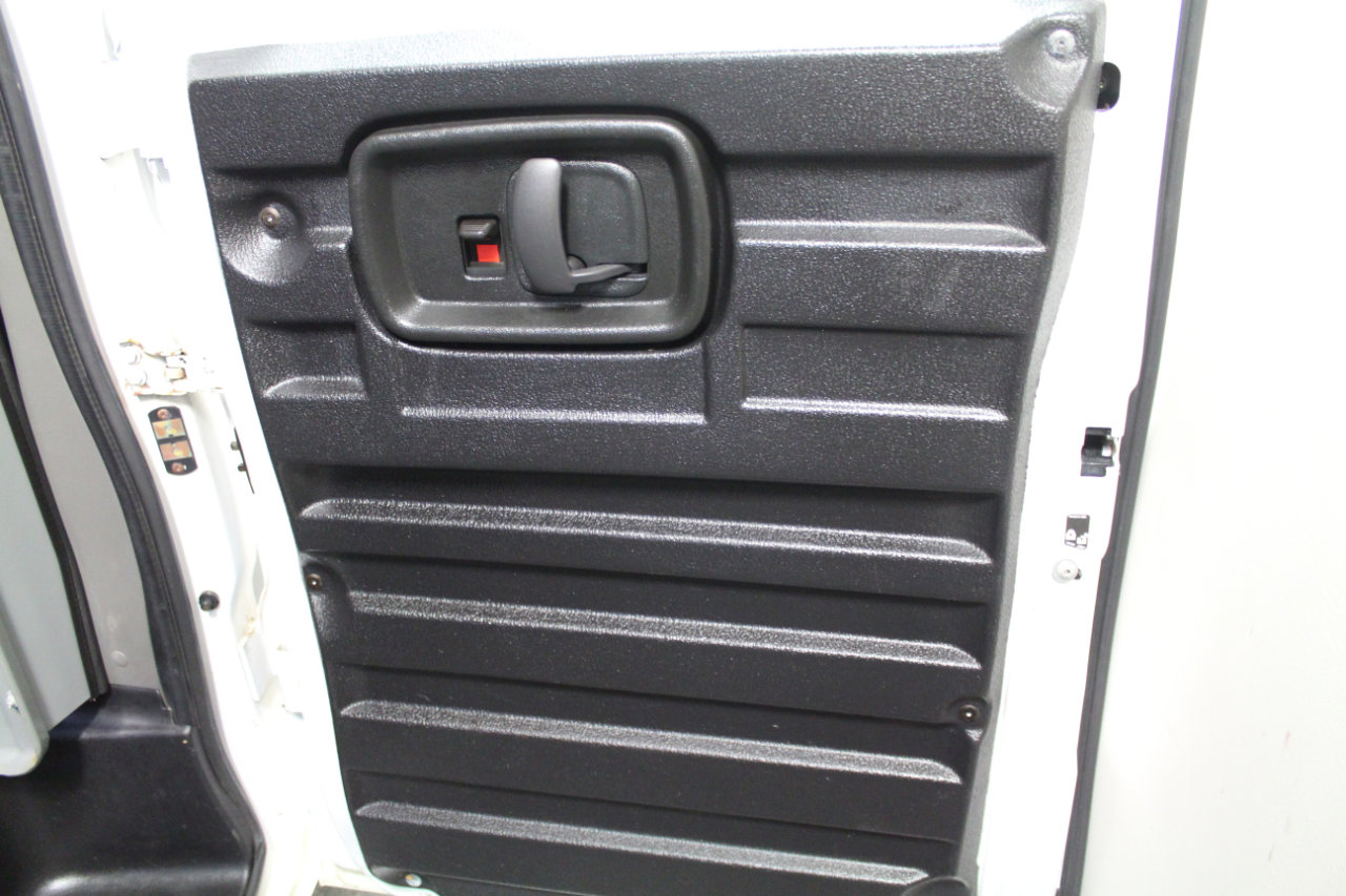 Used 2018 Chevrolet Express 2500 RWD 2500 135 w/ Driver Convenience Package image 23