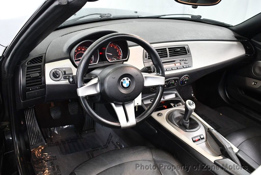 Used 2003 BMW Z4 3.0i RWD image 10