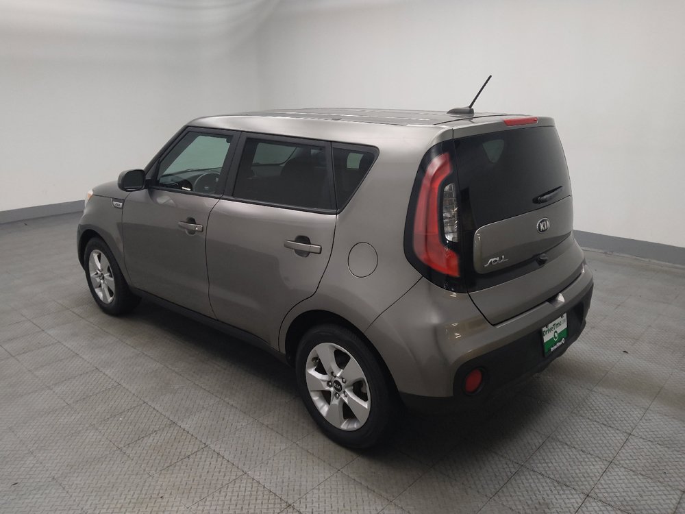 Used 2019 Kia Soul FWD image 3