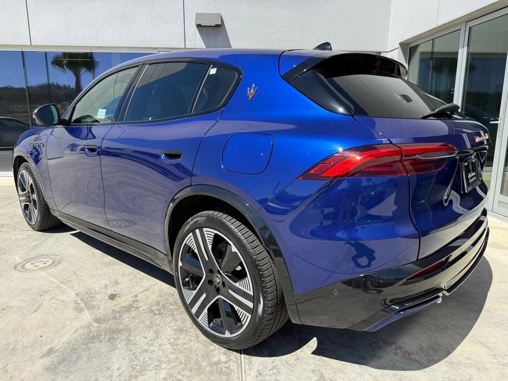 Certified 2025 Maserati Grecale Folgore AWD/4WD image 4