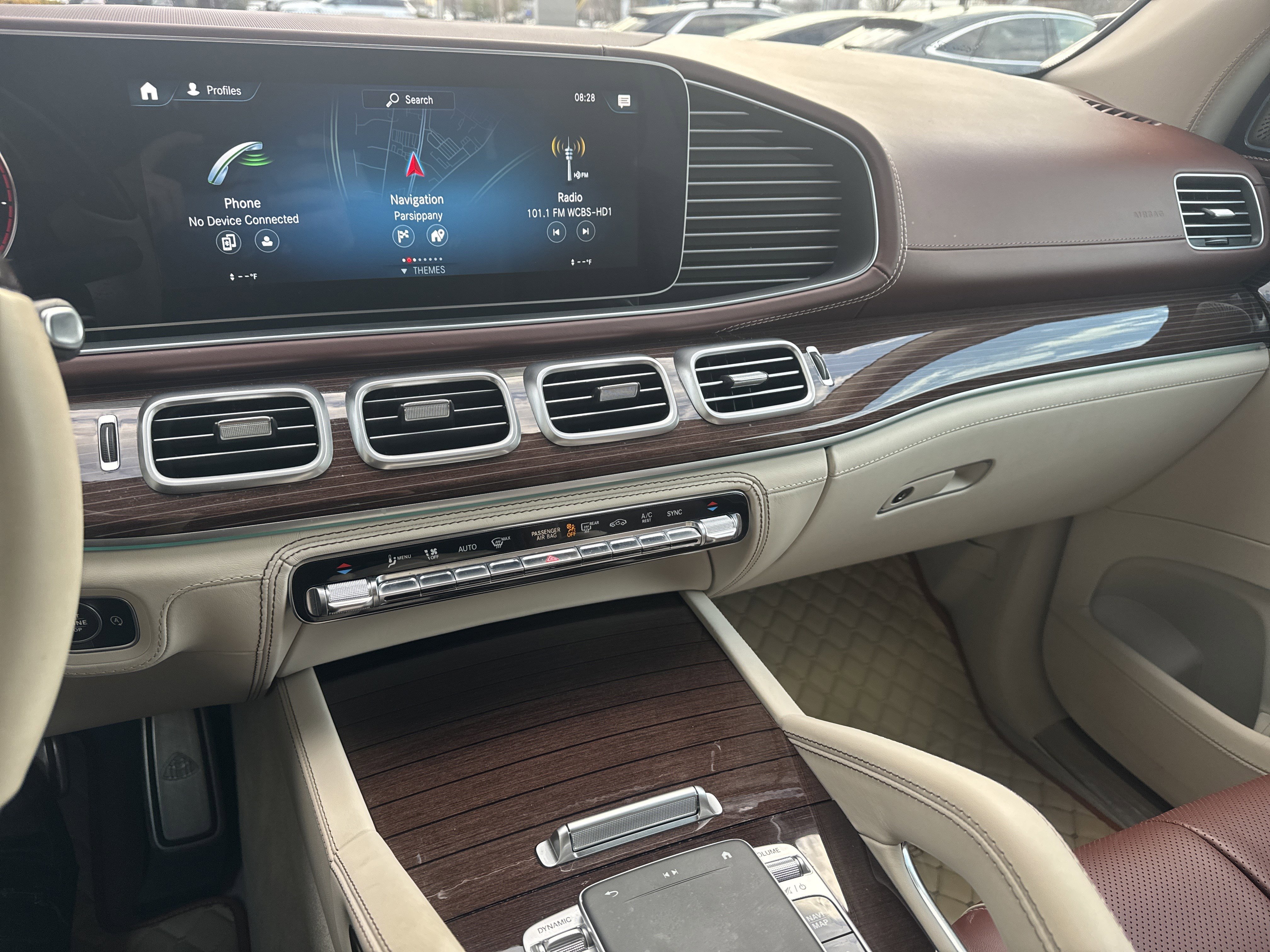 Used 2023 Mercedes-Benz Maybach GLS 600 4MATIC image 22