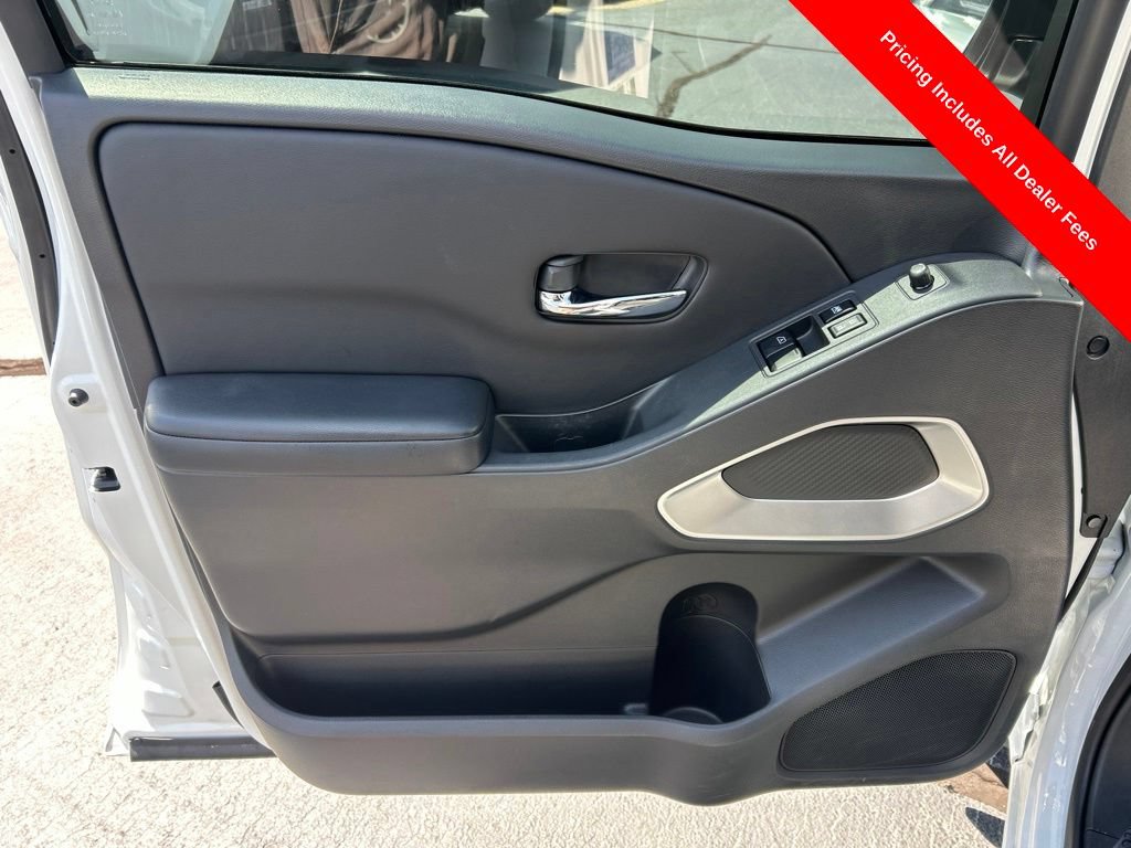Used 2025 Nissan Frontier SV RWD image 4