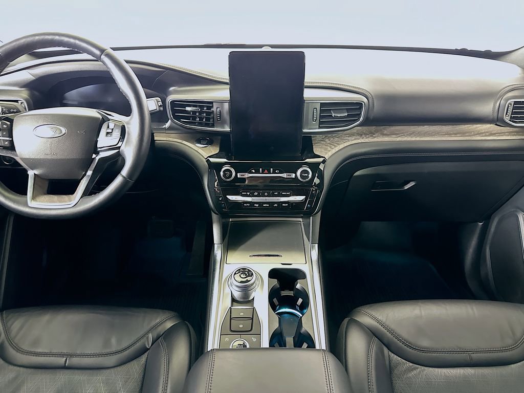 Used 2021 Ford Explorer Platinum w/ Equipment Group 601A image 18