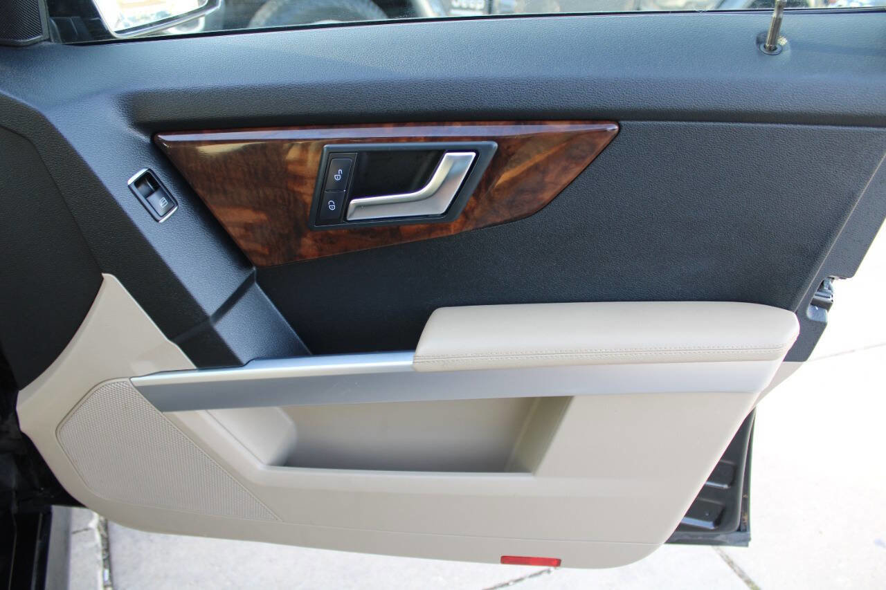 Used 2012 Mercedes-Benz GLK 350 4MATIC image 7