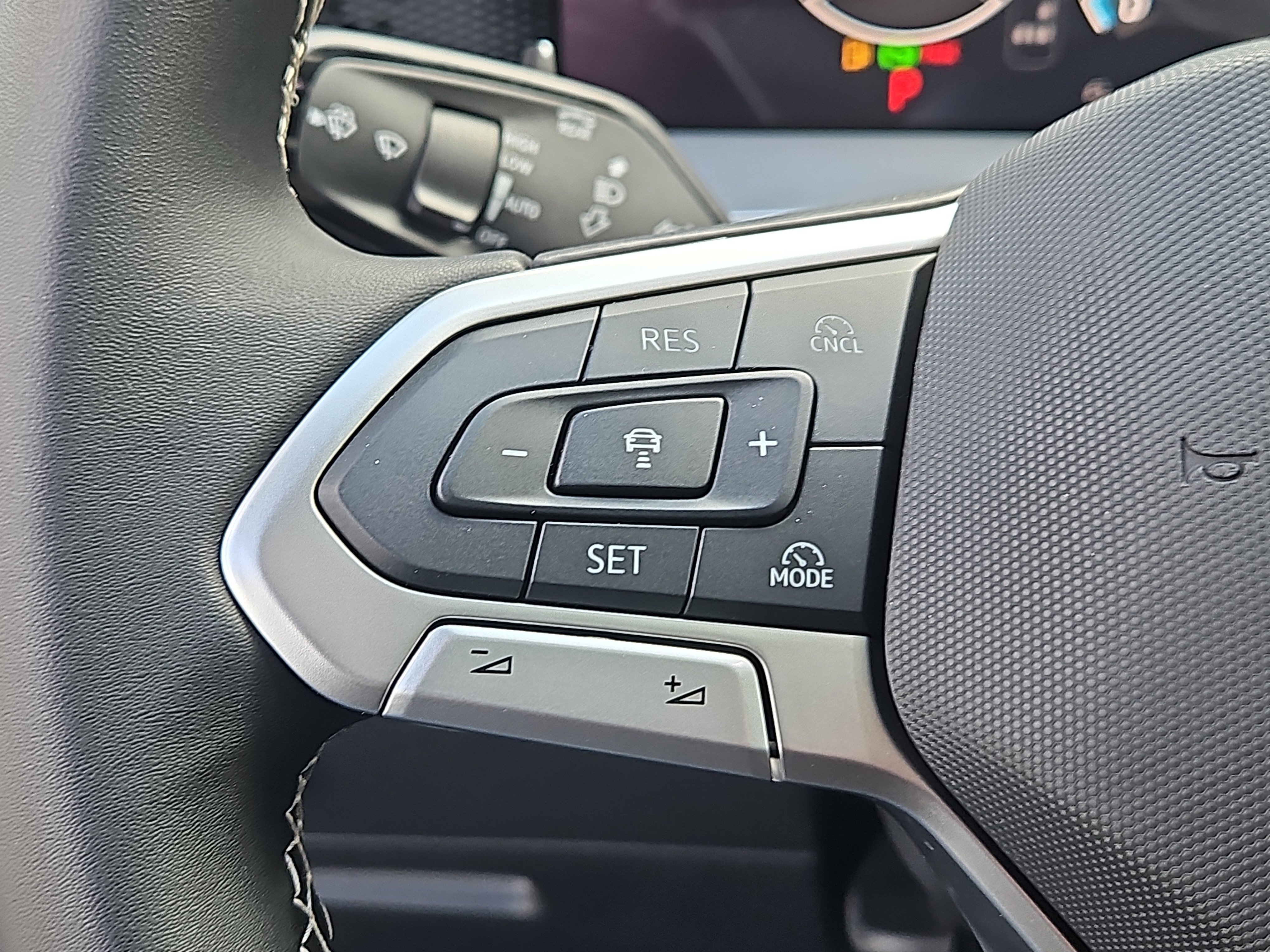 New 2026 Volkswagen Tiguan SE image 13