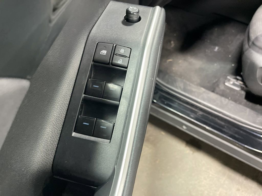 Used 2024 Toyota Highlander XLE image 21