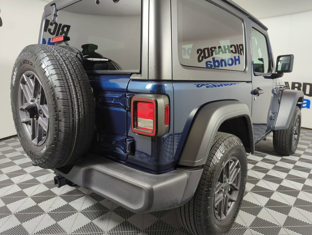 Used 2025 Jeep Wrangler Sport image 5