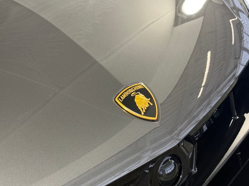 Used 2025 Lamborghini Urus SE image 9