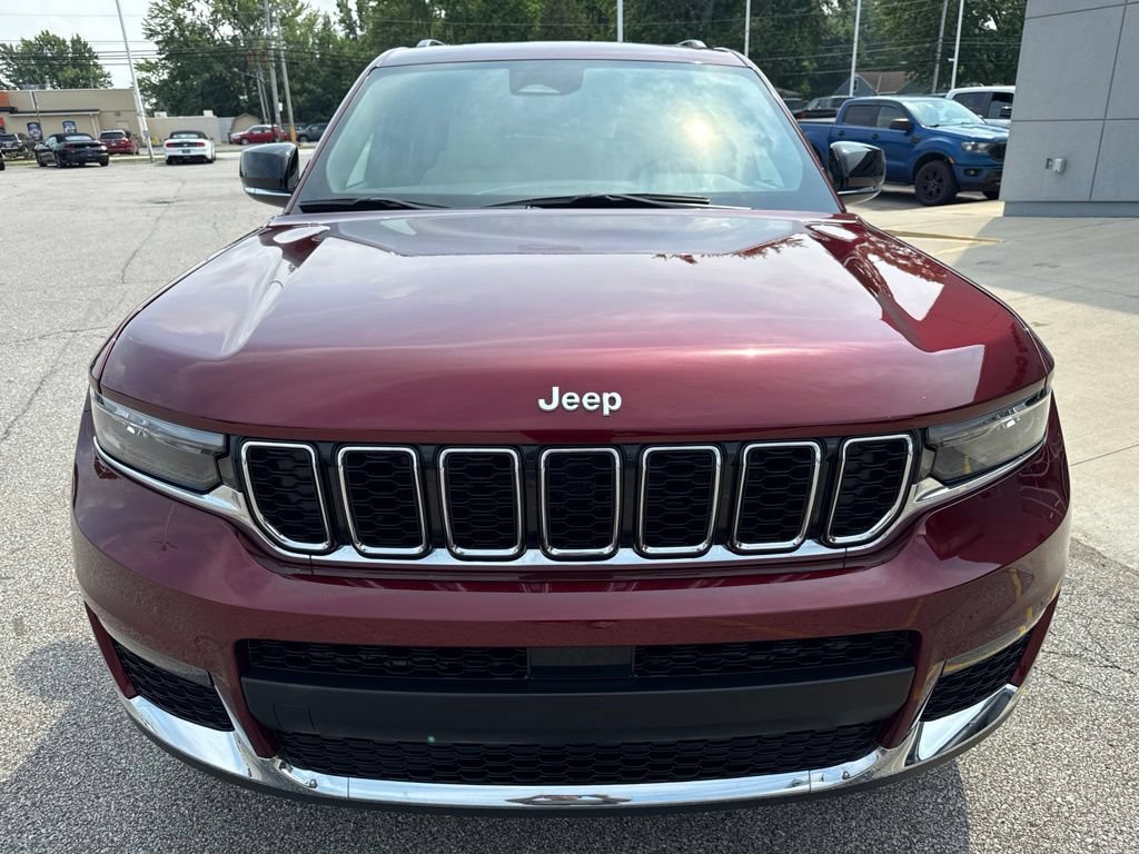 Used 2025 Jeep Grand Cherokee L Limited AWD/4WD image 12