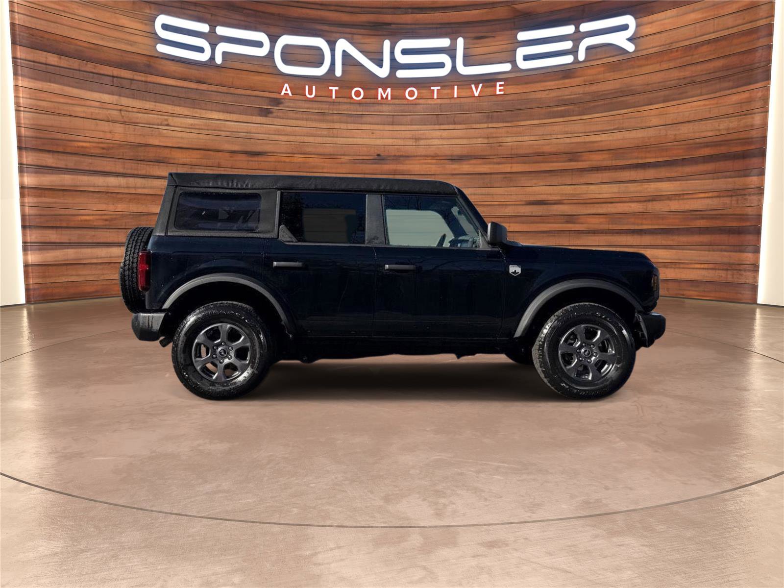 Used 2024 Ford Bronco Big Bend image 7