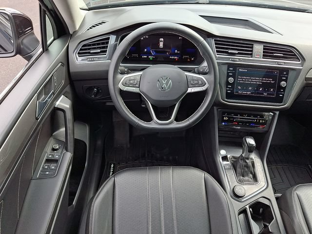 Used 2022 Volkswagen Tiguan SE AWD/4WD image 11