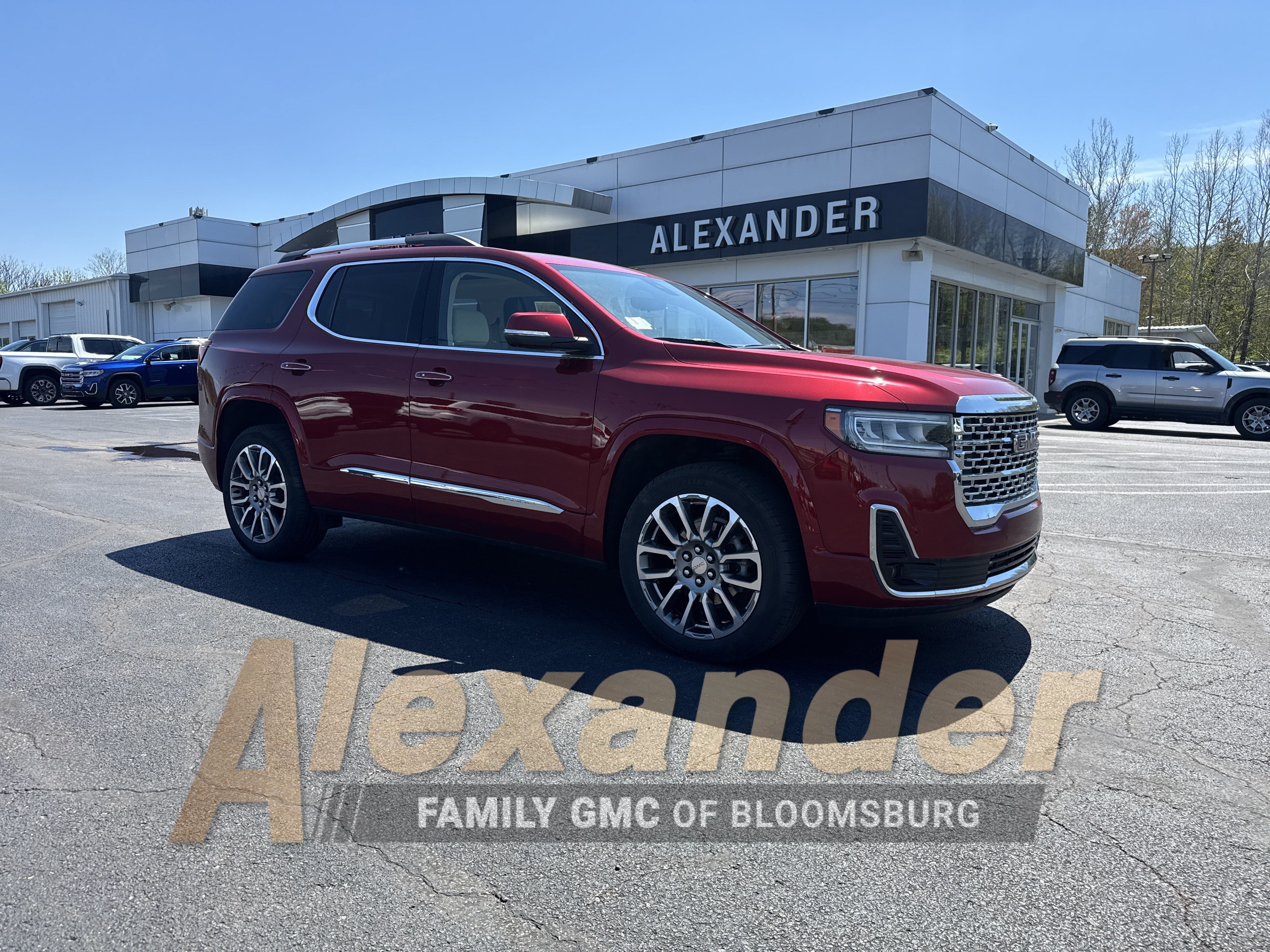 Used 2023 GMC Acadia Denali w/ Denali Ultimate Package AWD/4WD image 1
