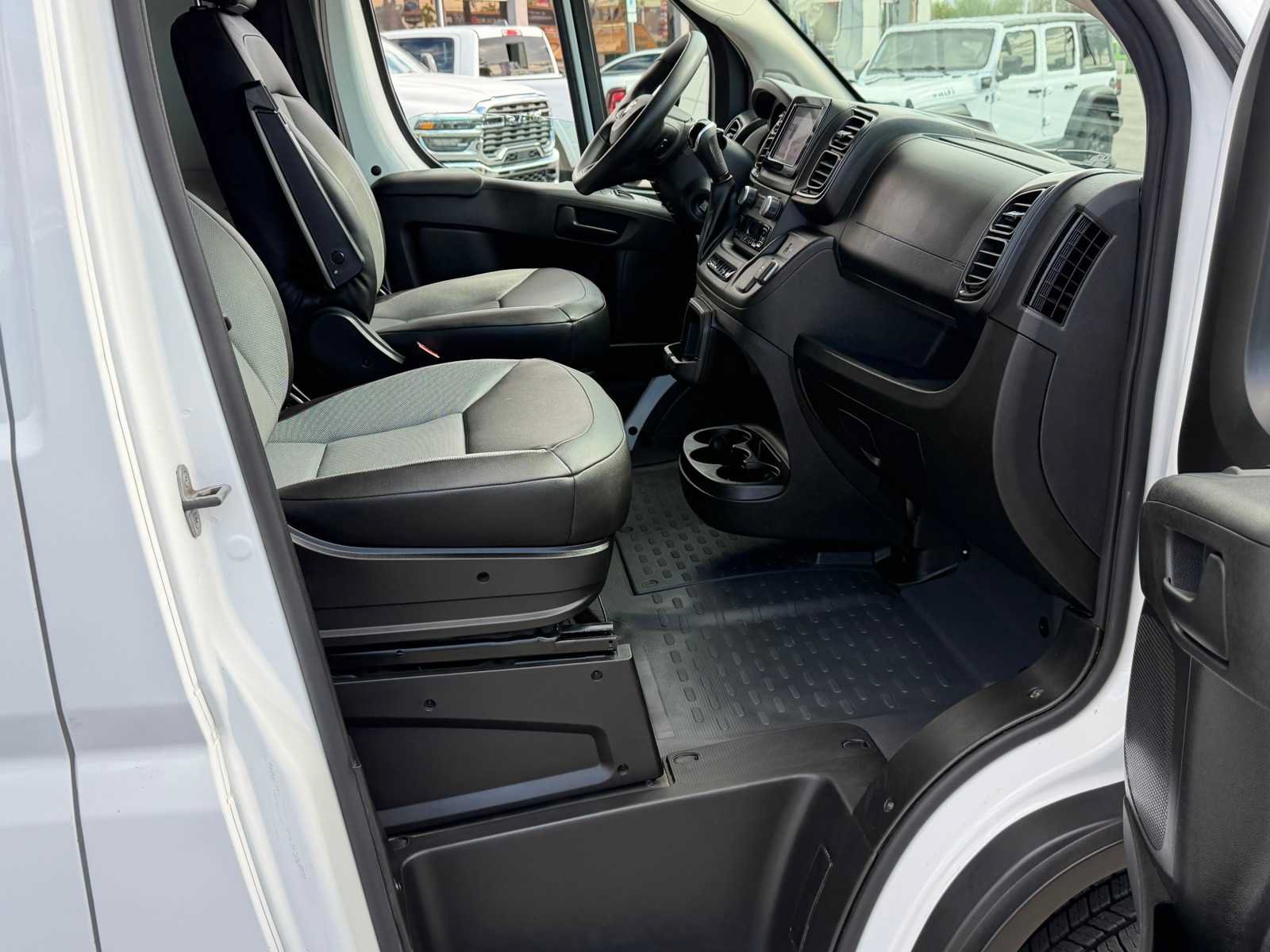 Used 2025 RAM ProMaster 2500 w/ Convenience Group FWD image 29