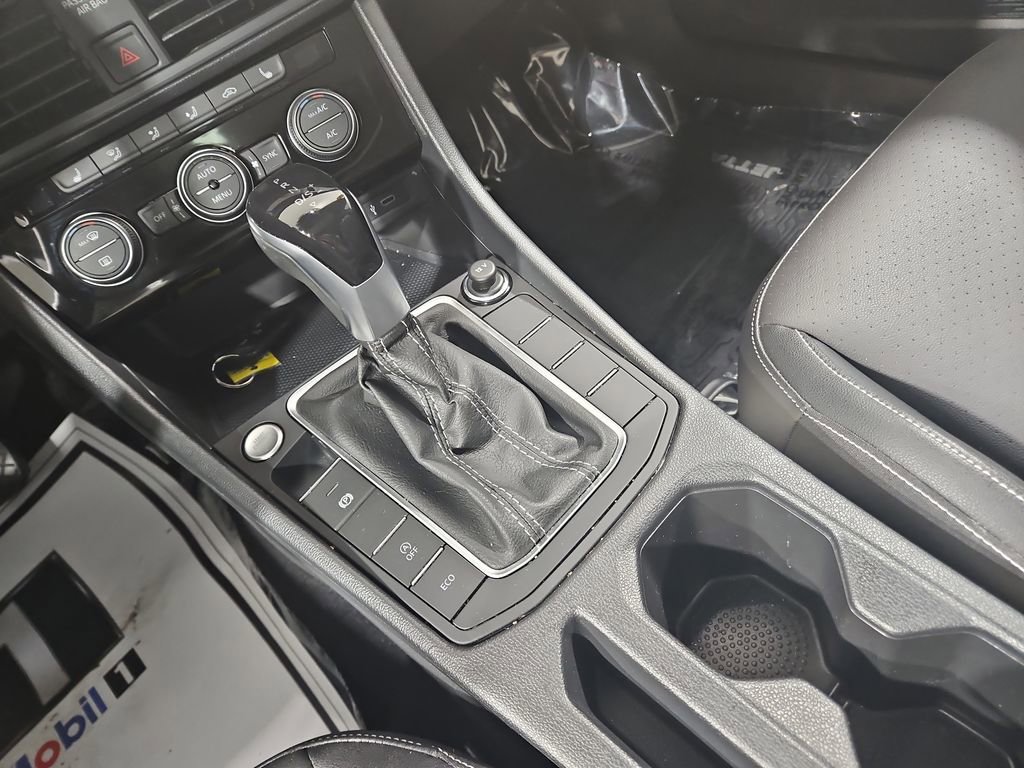 Certified 2023 Volkswagen Jetta SE FWD image 23
