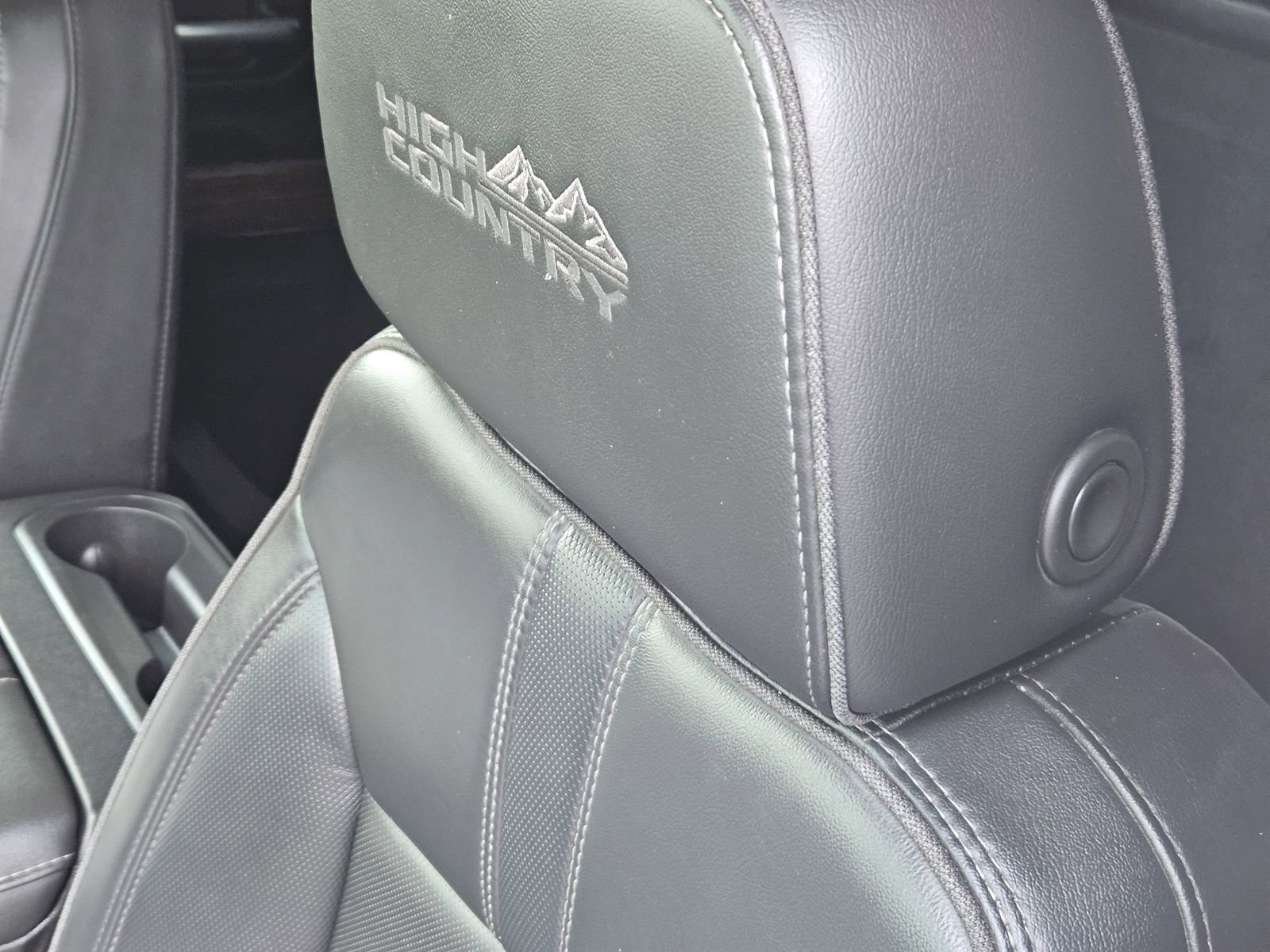 Certified 2023 Chevrolet Silverado 2500 High Country w/ Z71 Off-Road Package image 33