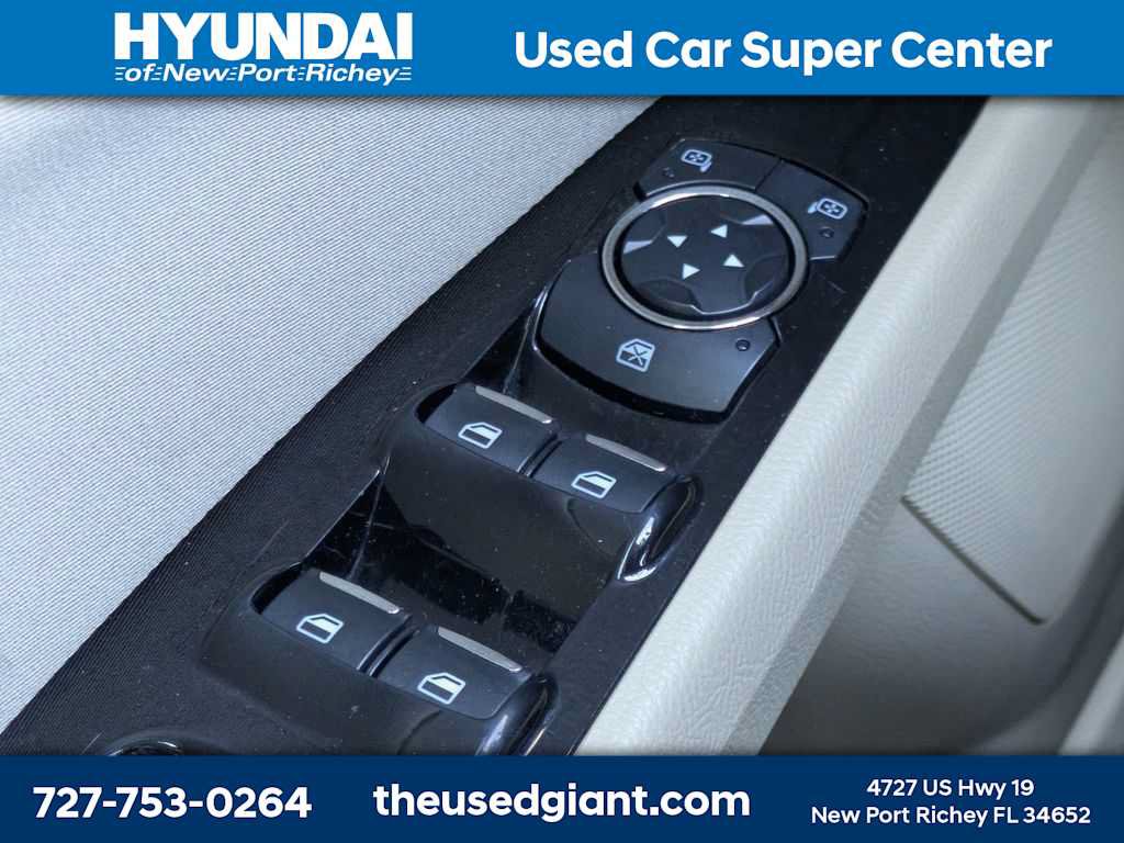 Used 2014 Ford Fusion SE FWD image 28