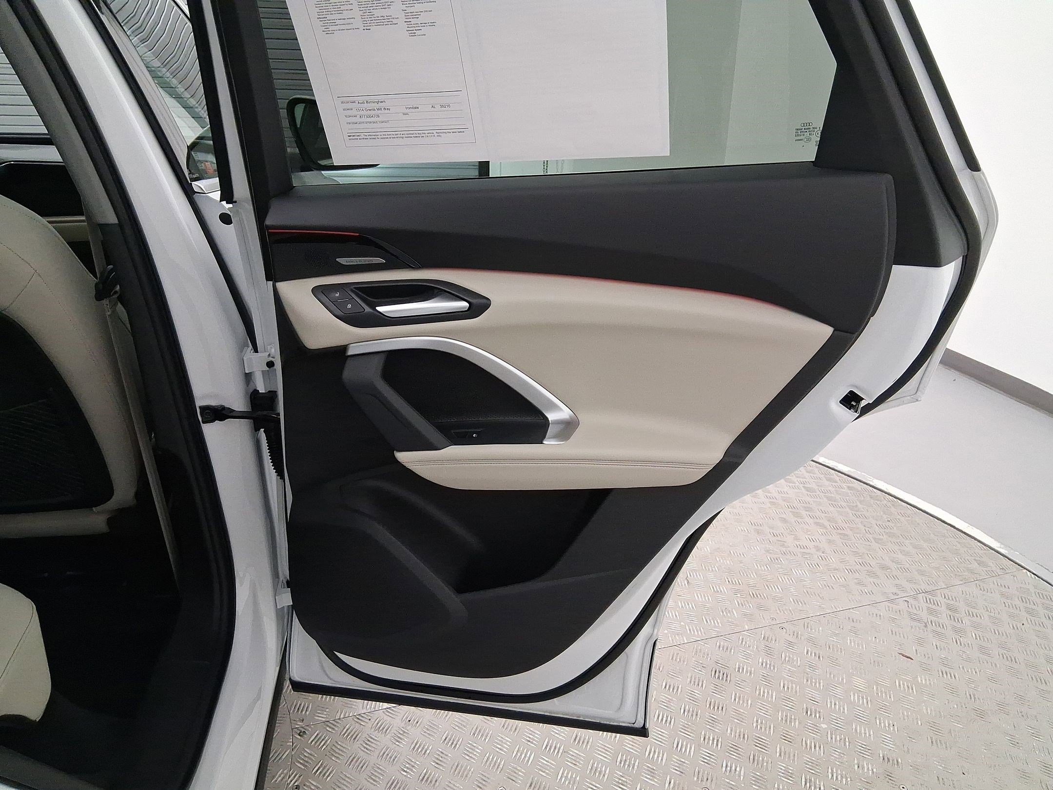 Used 2025 Audi Q5 Premium Plus w/ Premium Plus image 30