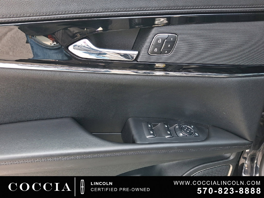 Certified 2023 Lincoln Nautilus AWD image 12