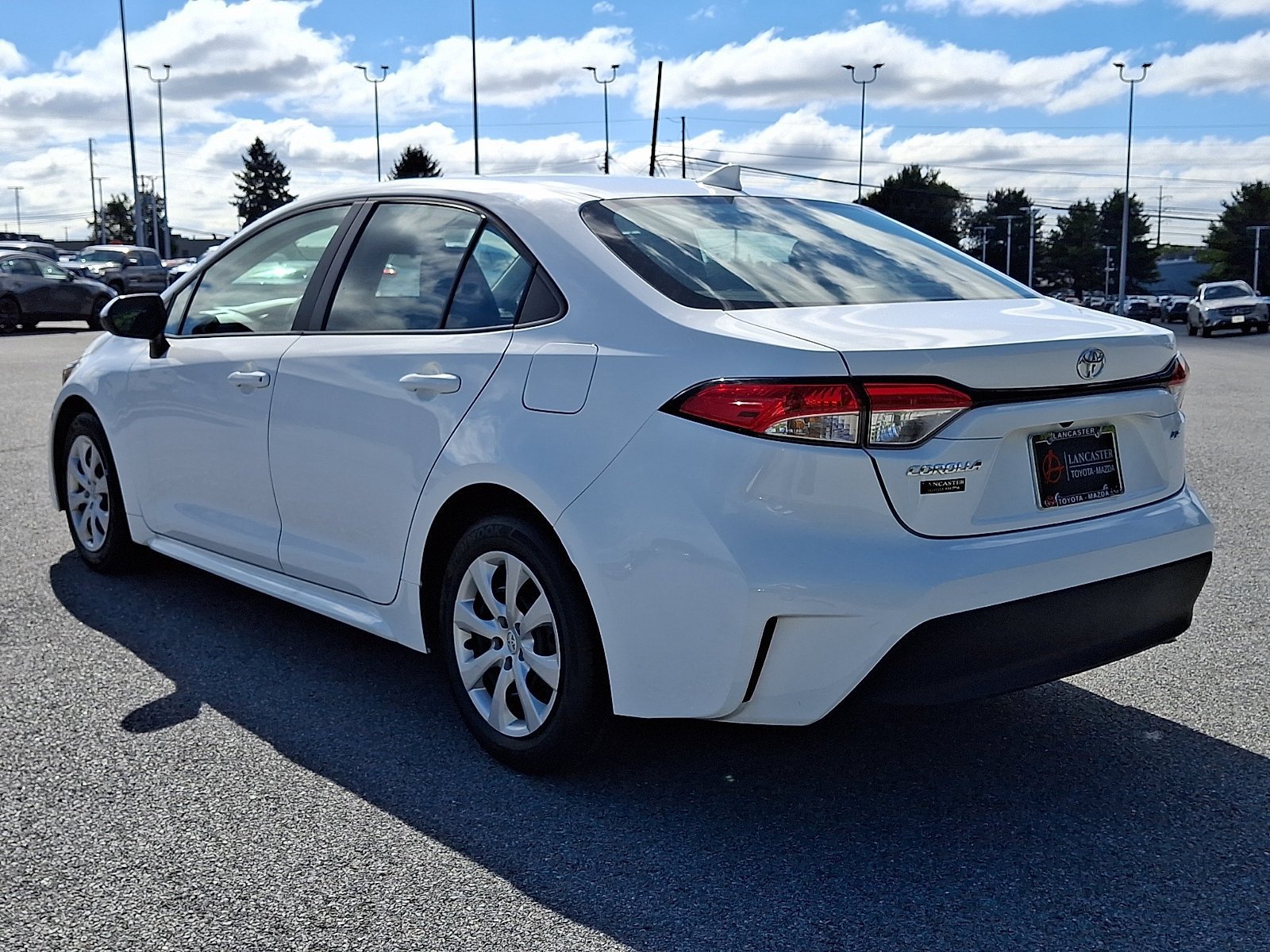Used 2025 Toyota Corolla LE FWD image 5