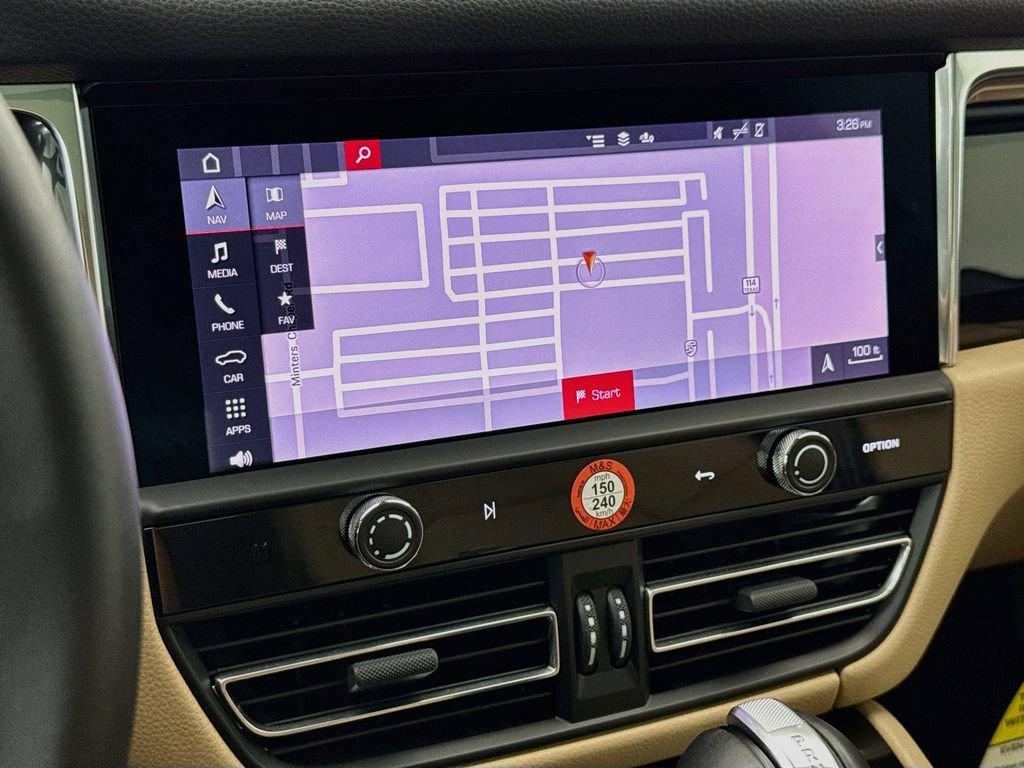 Certified 2025 Porsche Macan AWD/4WD image 19