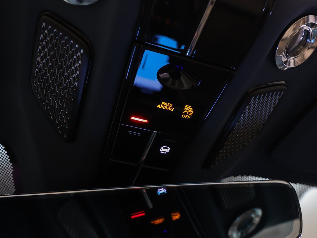 Used 2024 Aston Martin DB12 Convertible image 52