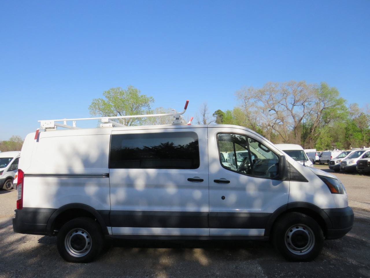 Used 2015 Ford Transit 250 130 Low Roof RWD image 4