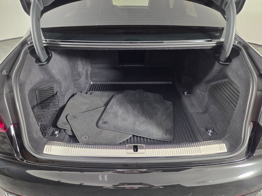 Used 2024 Audi A8 L 3.0T AWD/4WD image 30
