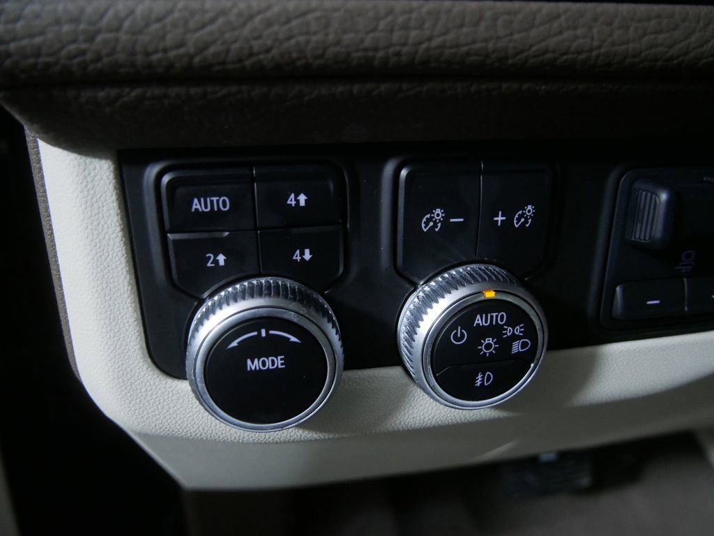 Used 2023 GMC Yukon XL Denali w/ Max Trailering Package image 15