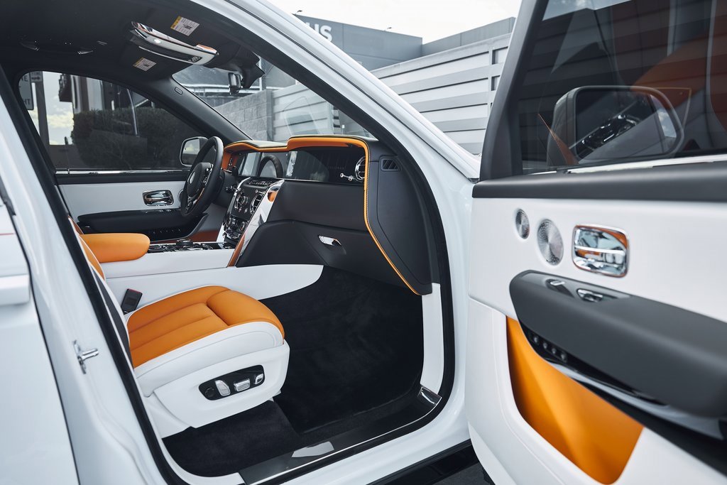 Used 2026 Rolls-Royce Cullinan image 27