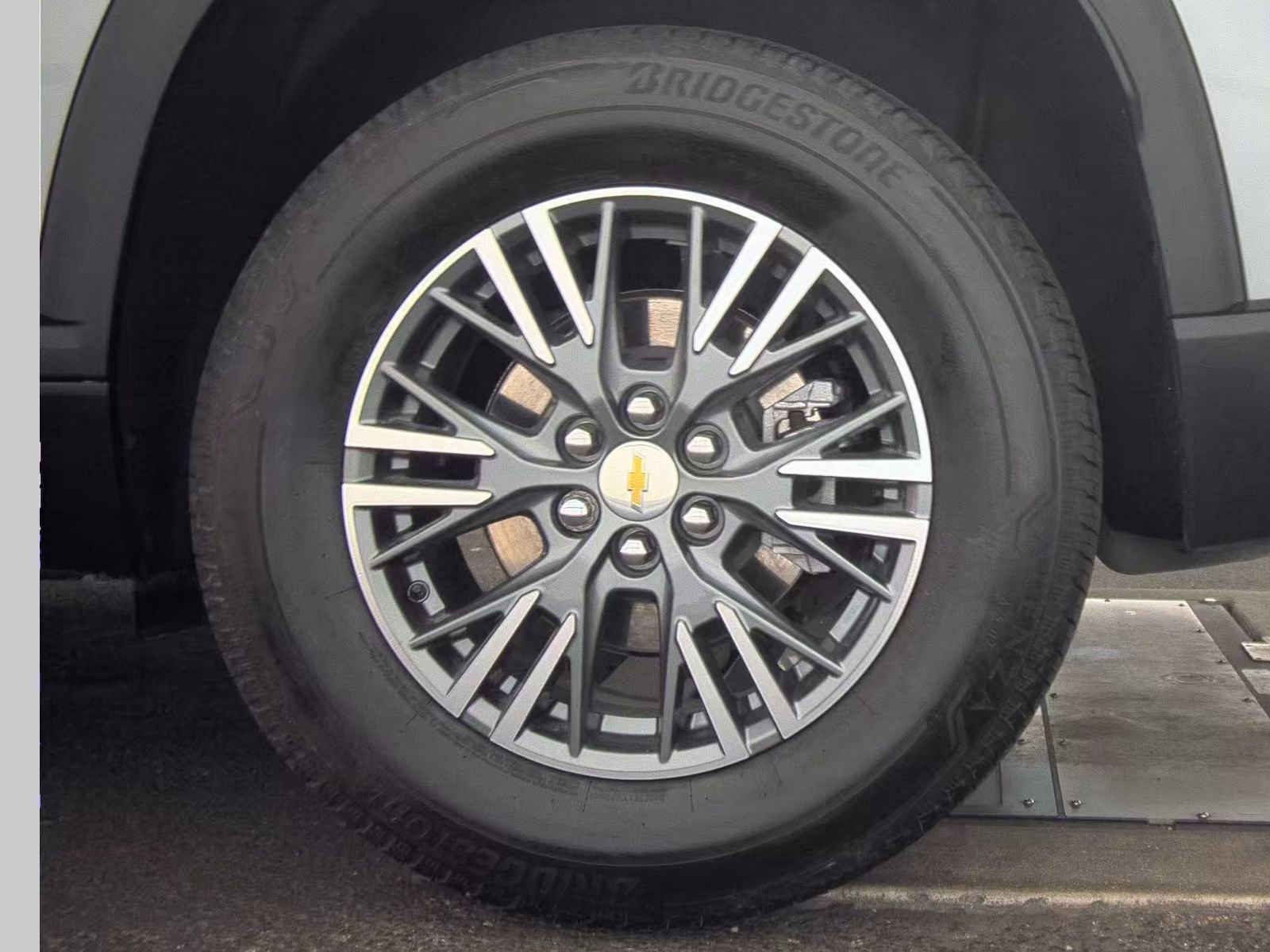 Certified 2025 Chevrolet Traverse LT image 13