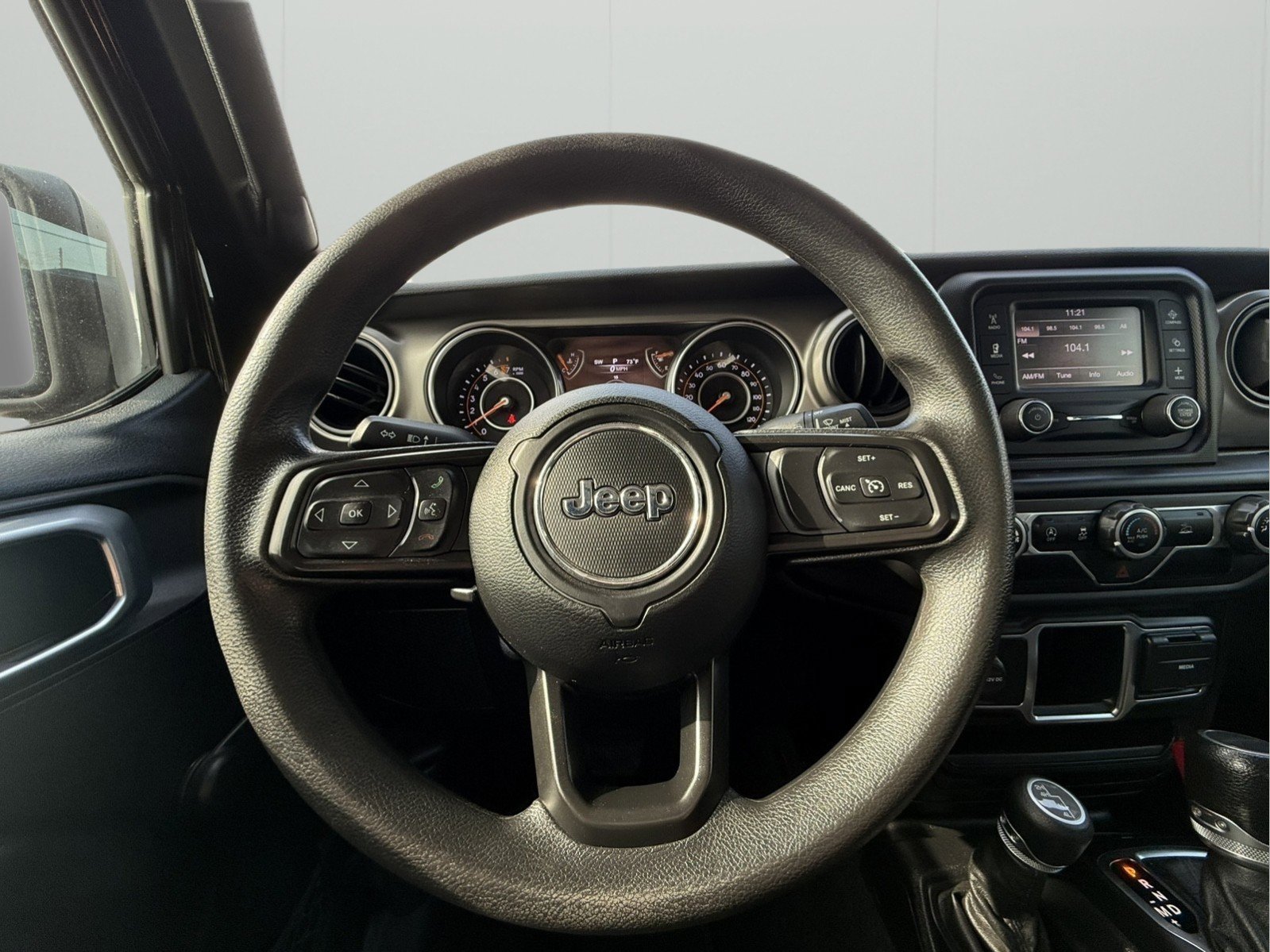 Used 2020 Jeep Gladiator Sport image 13