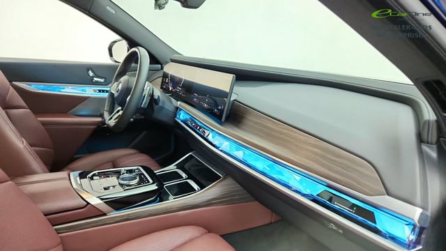 Used 2023 BMW 760i xDrive AWD/4WD image 20