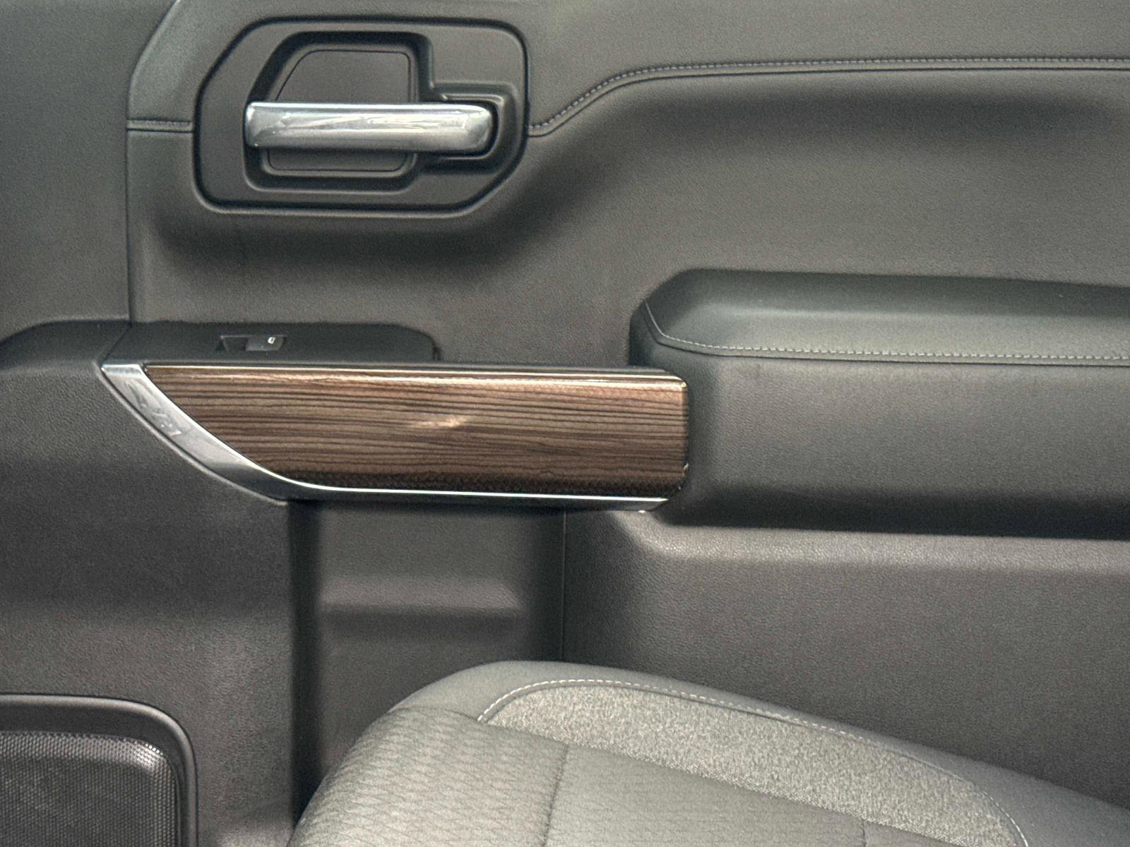 Used 2019 Chevrolet Silverado 1500 RST image 15