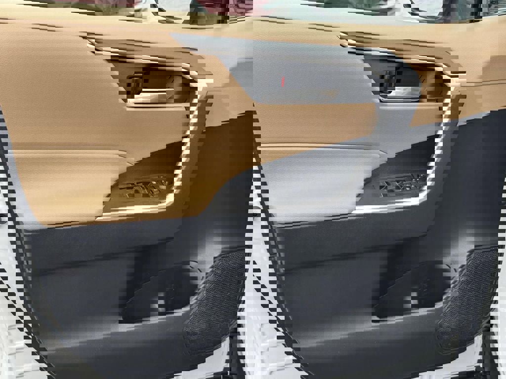 Used 2023 Toyota RAV4 XLE w/ Convenience Package image 29