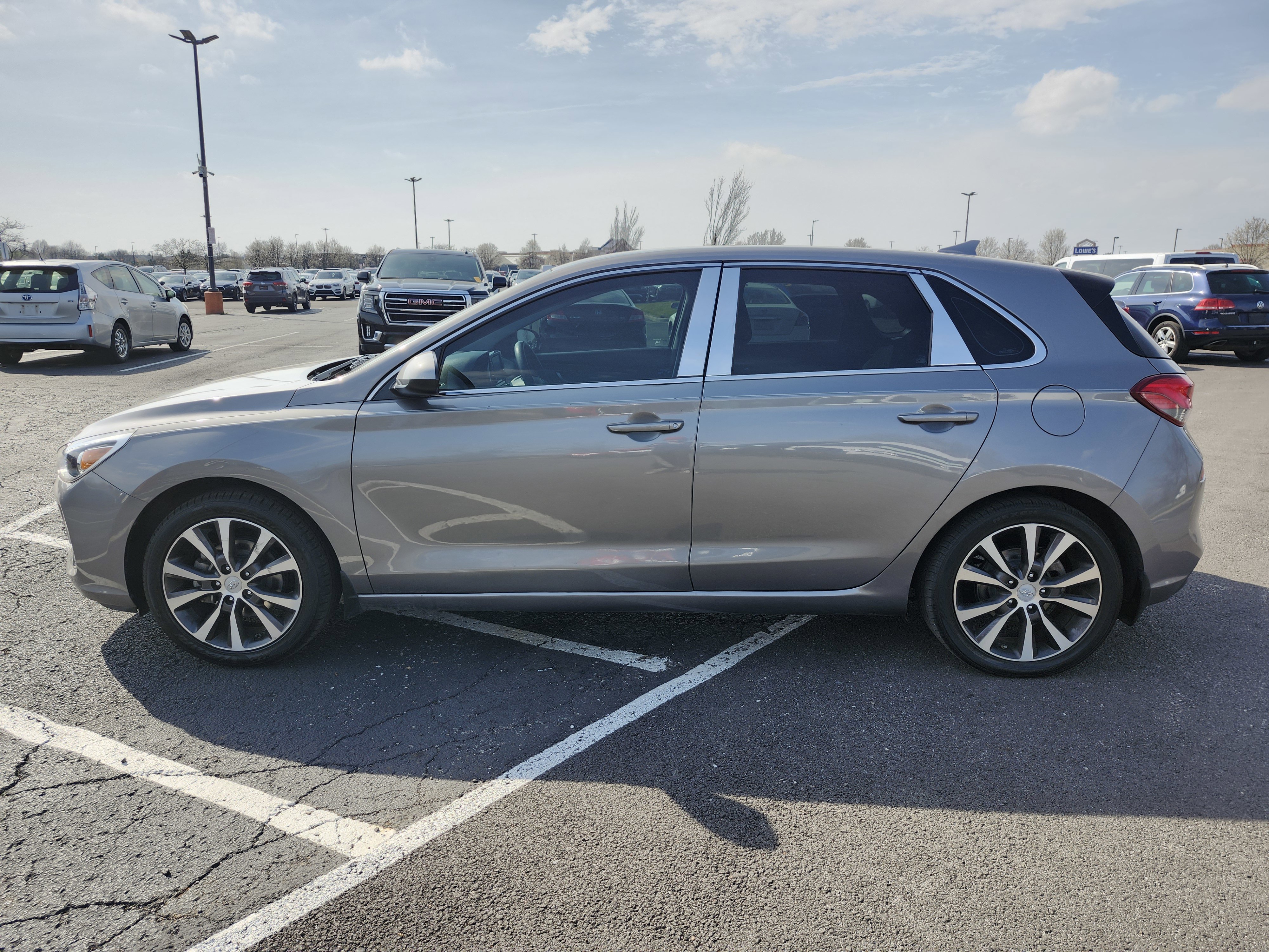 Used 2020 Hyundai Elantra GT FWD image 5