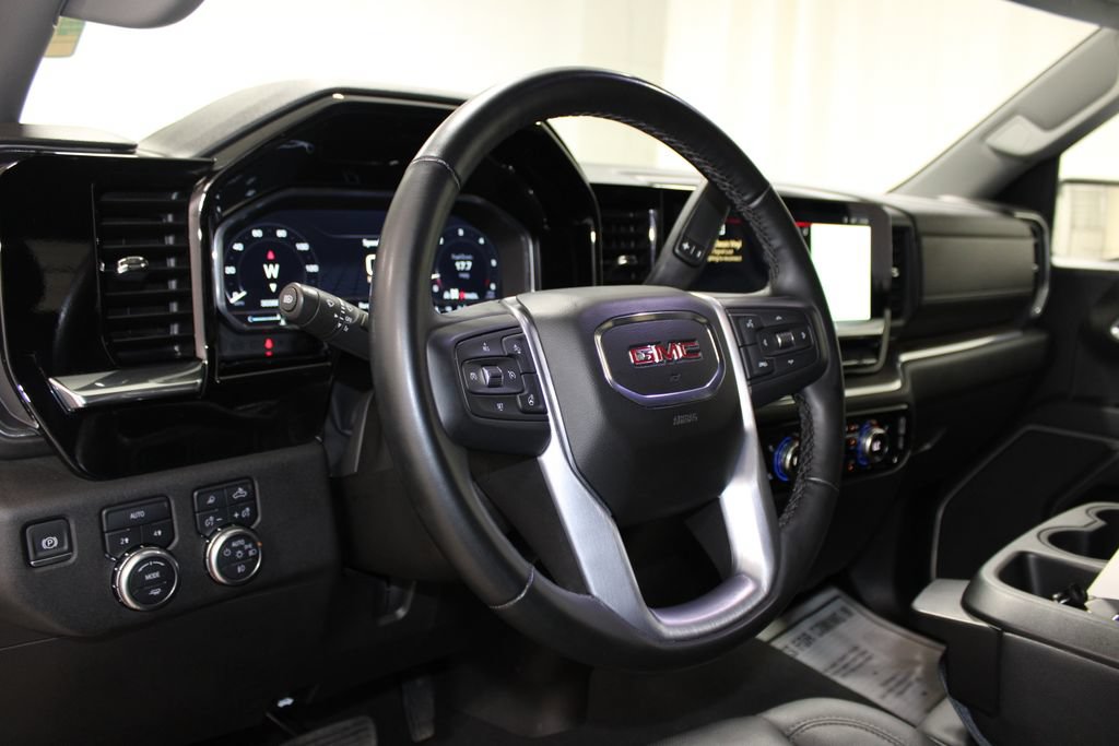 Used 2025 GMC Sierra 1500 SLT AWD/4WD image 19