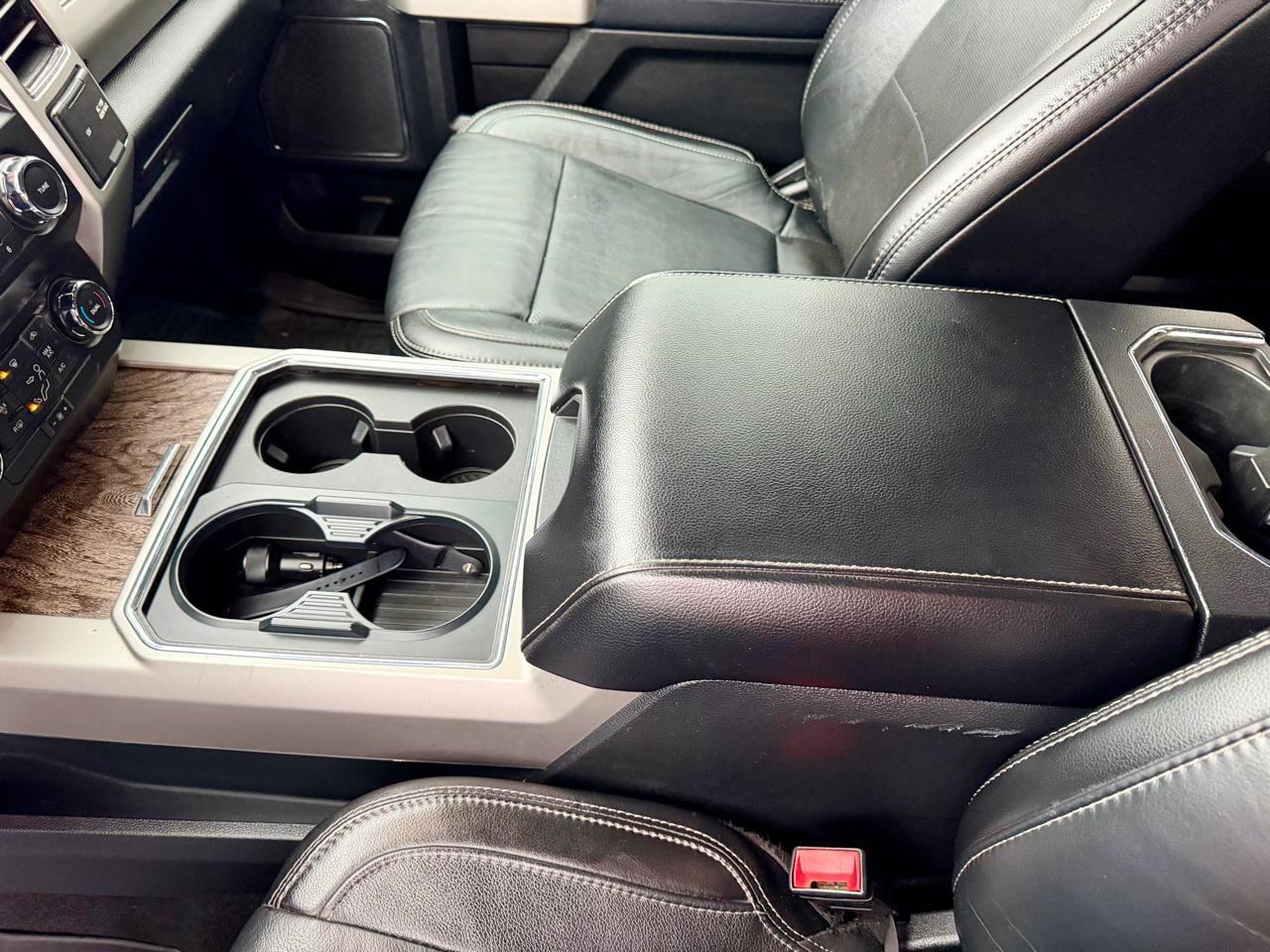 Used 2019 Ford F350 Lariat image 29