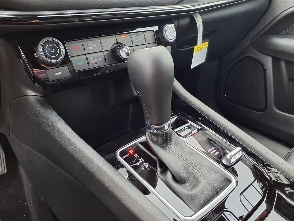 New 2026 Jeep Compass Latitude image 9