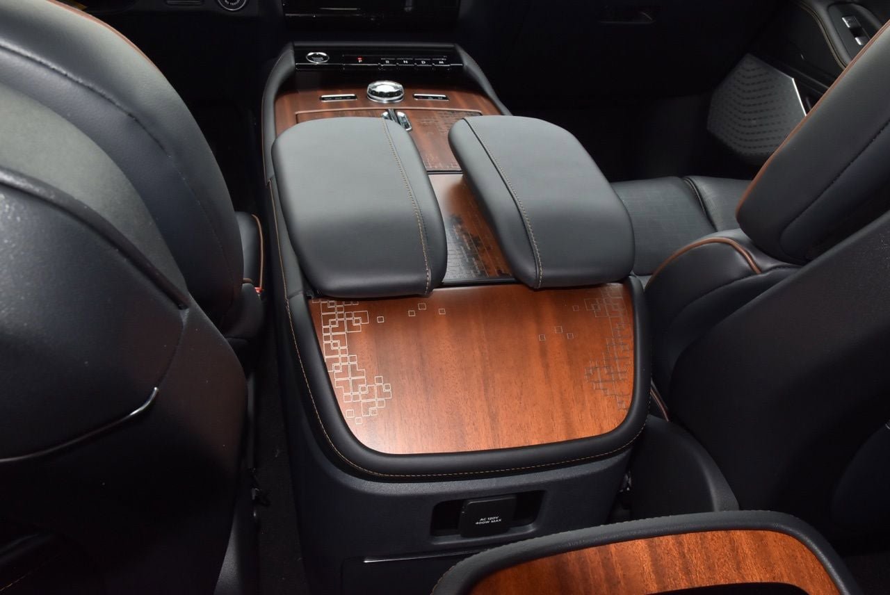 New 2026 Lincoln Navigator L Black Label AWD/4WD image 17