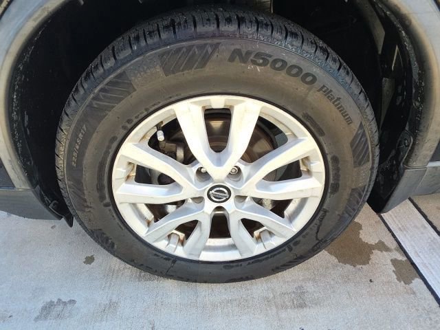 Used 2019 Nissan Rogue SV image 10